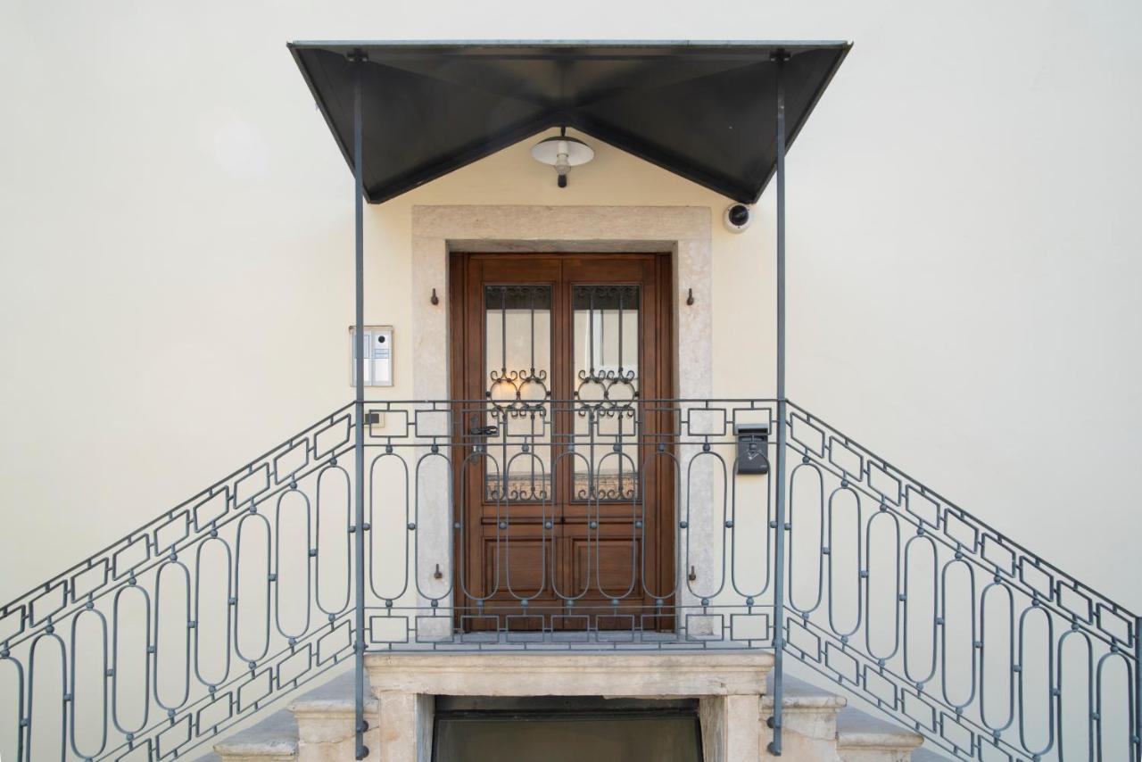 La Canonica Suite Apartments New Location Тренто Екстер'єр фото